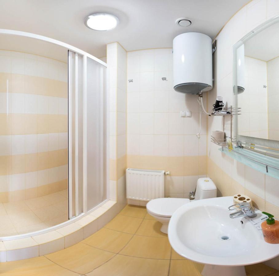 Studio In The City Center - Kravtsova Lane 13B-6 Kharkiv Bagian luar foto